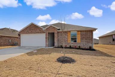Main picture of 3021 Laredo Ln