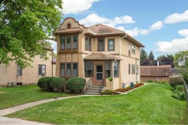 Main picture of 1520 Albany Ave