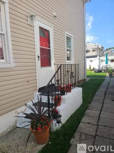 Main picture of 215 Regis Dr