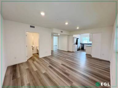 Main picture of 10505 Hawthorne Blvd