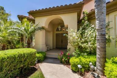 Main picture of 32579 Valentino Way