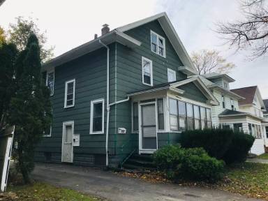 Main picture of 105 Gothic St