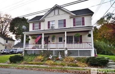 Main picture of 315 Lafayette St