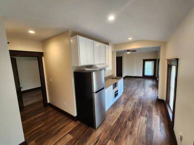 Main picture of 1601 S 3rd St