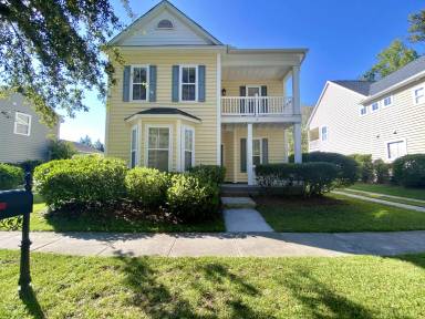 Main picture of 4 Woods Bay Rd