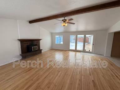 Main picture of 105 S Kendall St