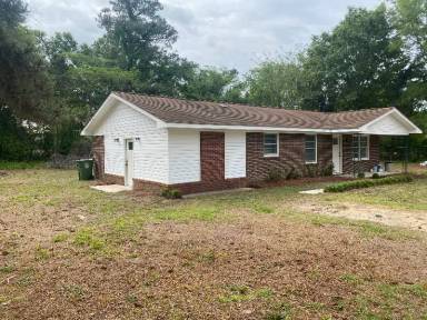 Main picture of 2023 Meadow Dr