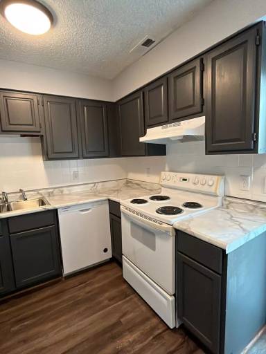 Main picture of 930 S 17th St