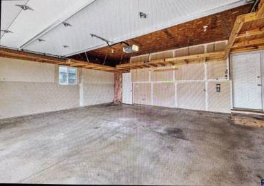Main picture of 5816 S Galway Ave