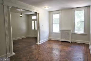 Main picture of 328 E 33rd St
