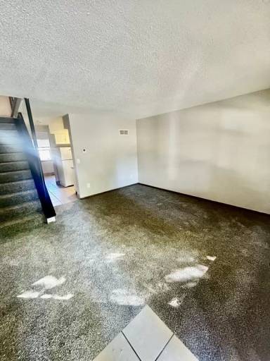 Main picture of 2420 Delavan Ave