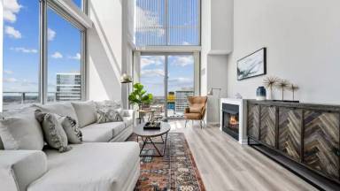 Main picture of 902 S Clark St