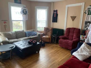 Main picture of 34 Cherokee St