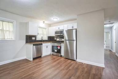 Main picture of 628 McLamb Dr