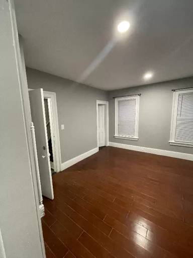 Main picture of 595 William St