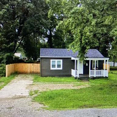 Main picture of 107 E Laburnum Ave