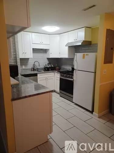 Main picture of 83 Madrid Sq