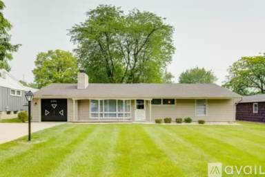 Main picture of 2441 Merit Ave