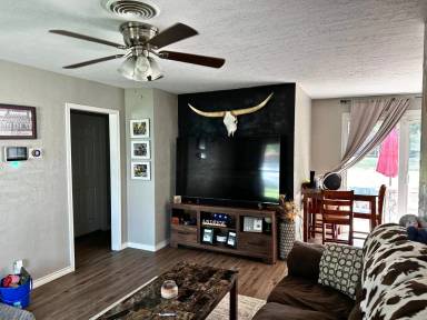 Main picture of 5012 Lakefront Dr
