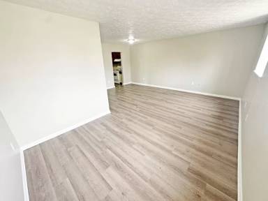 Main picture of 633 Orchard Ave