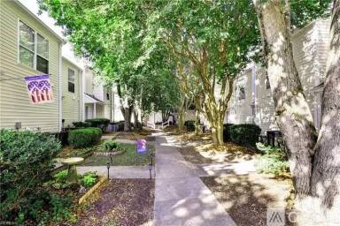 Main picture of 4058 Midlands Rd