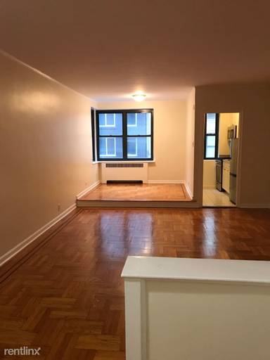 Main picture of 124 E 24th St