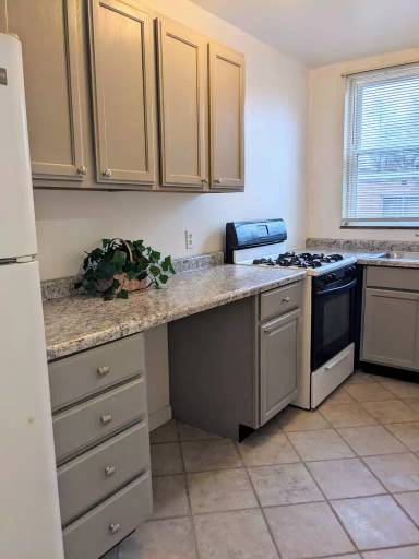 Main picture of 5922 Belmont Ave