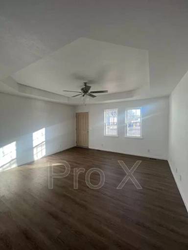 Main picture of 2615 E 6th St