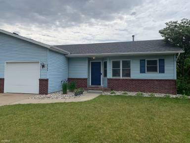 Main picture of 6770 Pleasantview St NE