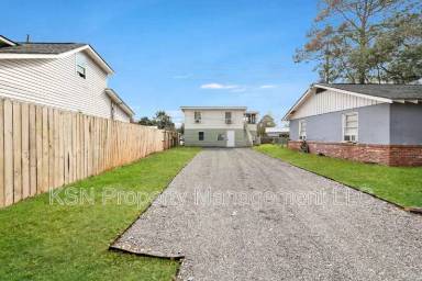 Main picture of 2015 E 58th St