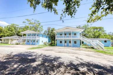 Main picture of 4504 Church St