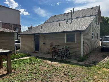 Main picture of 515 1/2 S Meldrum St