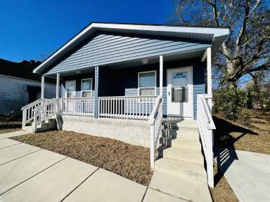 Main picture of 309 N Holly St