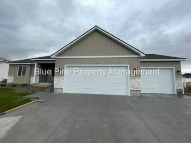 Main picture of 6047 Cedarwood Ave
