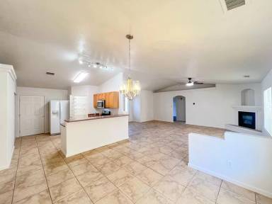 Main picture of 5921 N Bentley Dr