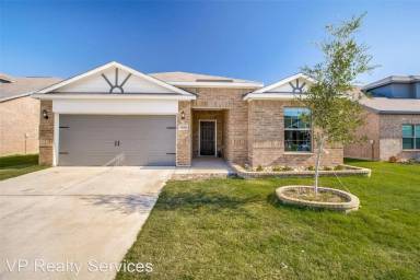 Main picture of 2100 Canterbury Dr