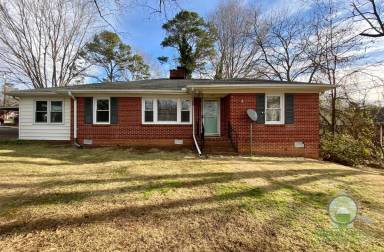 Main picture of 8 Woodland Ln