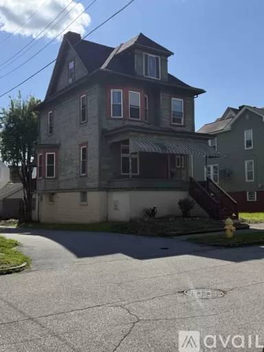Main picture of 500 S Huron St