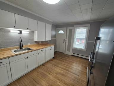 Main picture of 36 Water St