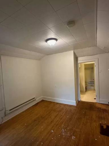 Main picture of 606 W Lyon St