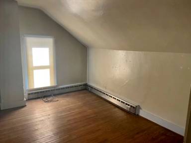 Main picture of 360 W Lamb St