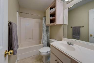 Main picture of 901 Lincoln Ave