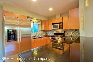 Main picture of 321 Daisy Ave