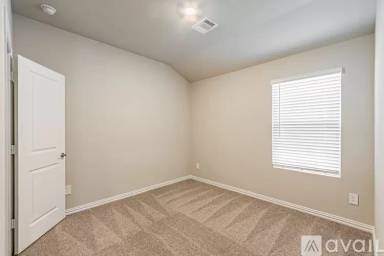 Main picture of 780 Moonlight Pl