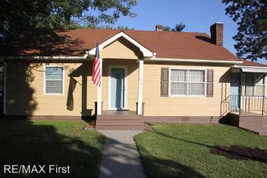 Main picture of 870 Gilbert St