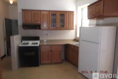 Main picture of 573 Wyona St