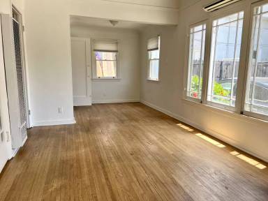 Main picture of 3358 Hamilton Way