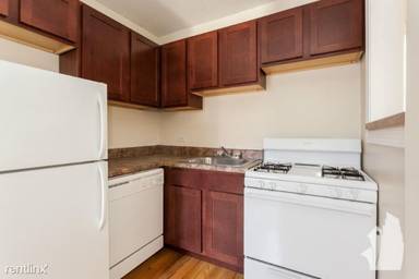 Main picture of 1347 N Dearborn St