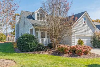 Main picture of 101 Saint Charles Ct