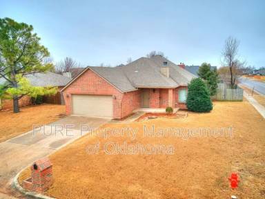 Main picture of 1724 NW 177th St